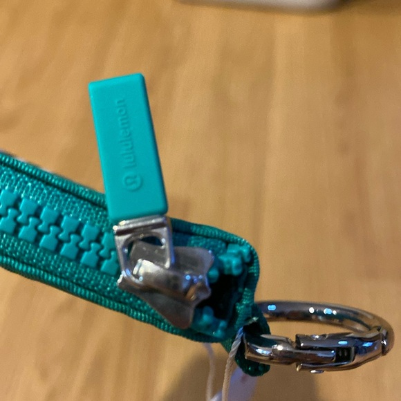 ❤️ Lululemon Clippable Card Pouch NWT - Picture 11 of 13